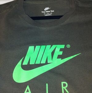 Authentic Nike Tee